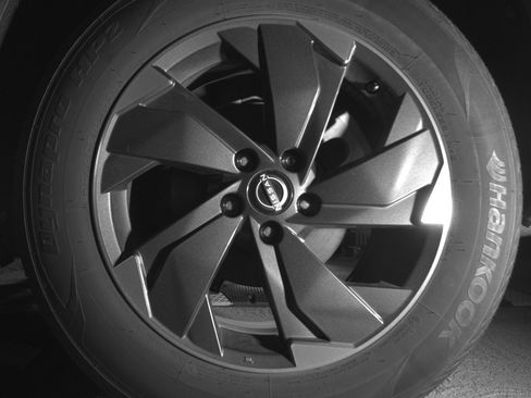 Used 2025 Nissan Rogue SV AWD/4WD image 14