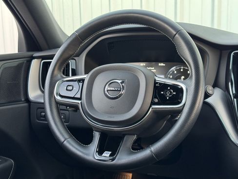 Used 2019 Volvo XC60 T5 R-Design w/ Protection Package image 18