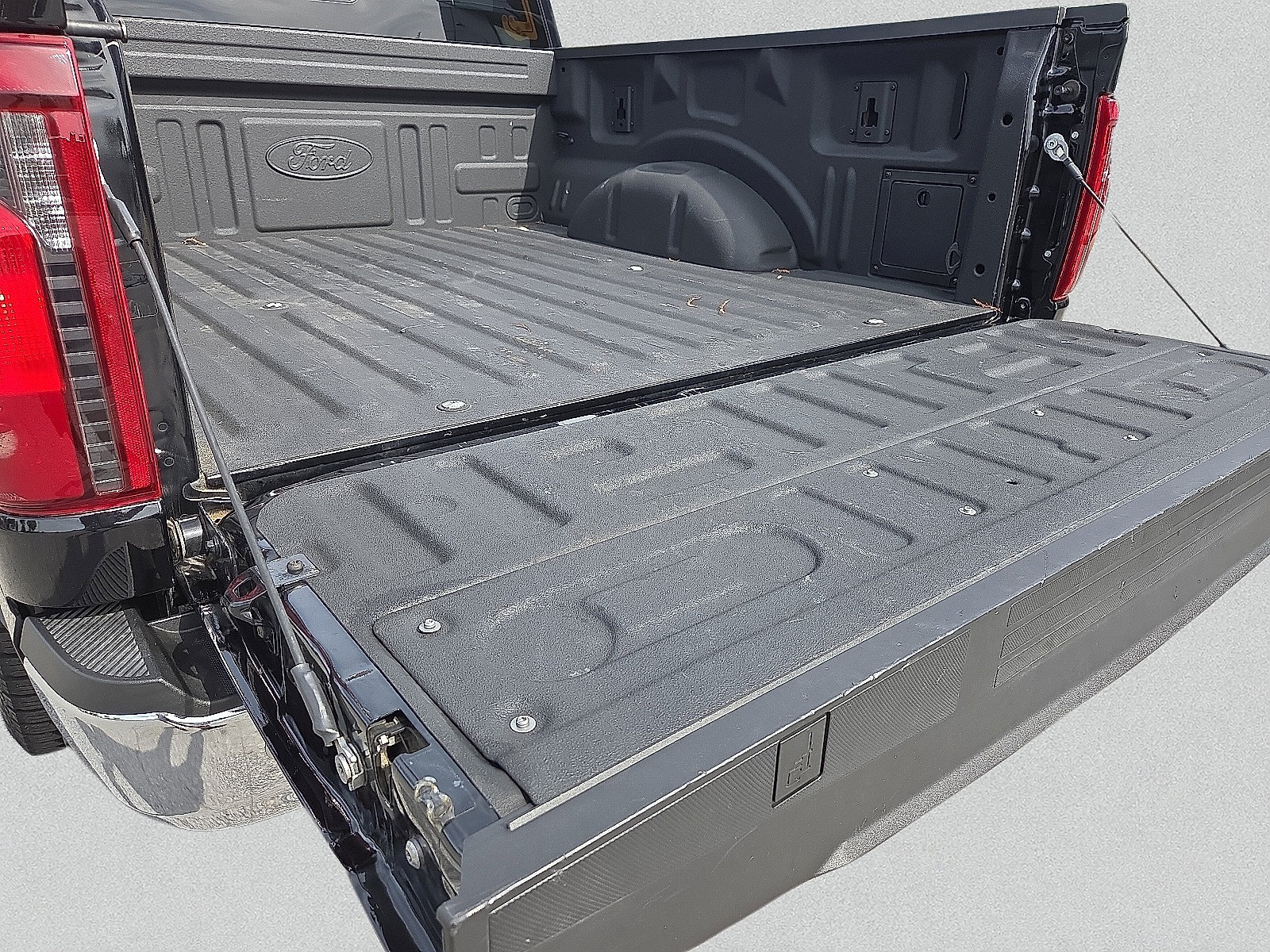 Used 2024 Ford F150 XLT w/ Equipment Group 302A MID AWD/4WD image 9