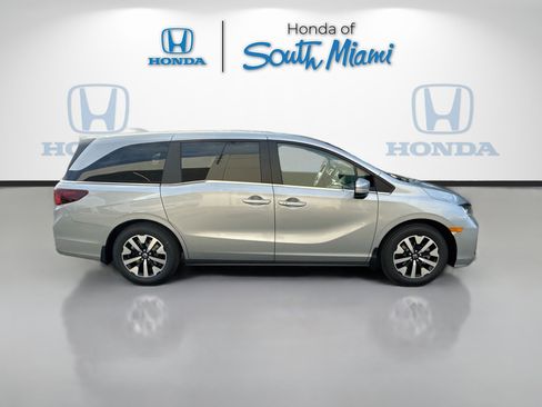 Certified 2026 Honda Odyssey EX-L image 8
