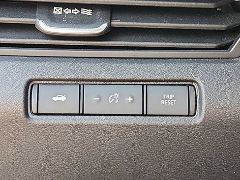 Certified 2023 Nissan Altima 2.5 SV FWD image 24