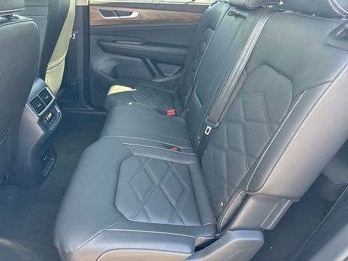 New 2026 Volkswagen Atlas SE image 11