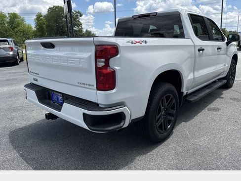 Used 2024 Chevrolet Silverado 1500 Custom image 5