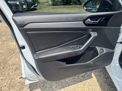Used 2019 Volkswagen Jetta R-Line FWD image 19