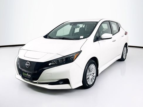 Used 2025 Nissan Leaf S FWD image 3