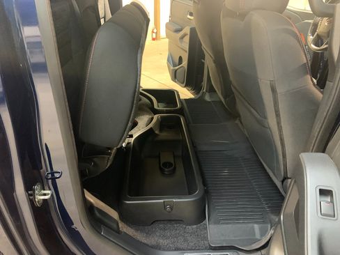 Used 2022 Nissan Frontier PRO-4X w/ Technology Package image 13