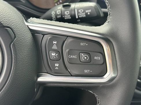 Certified 2025 Jeep Wrangler Unlimited Sahara w/ Safety Group AWD/4WD image 23
