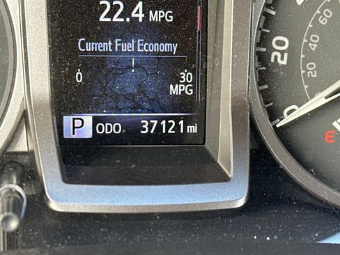 Used 2022 Toyota Tacoma SR5 image 39