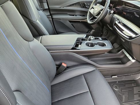 New 2026 Cadillac Lyriq Sport w/ LPO, Floor Liner Package AWD/4WD image 10