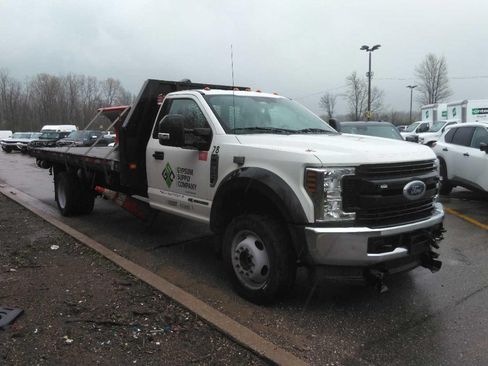 Used 2019 Ford F550 4x4 Regular Cab Super Duty image 4