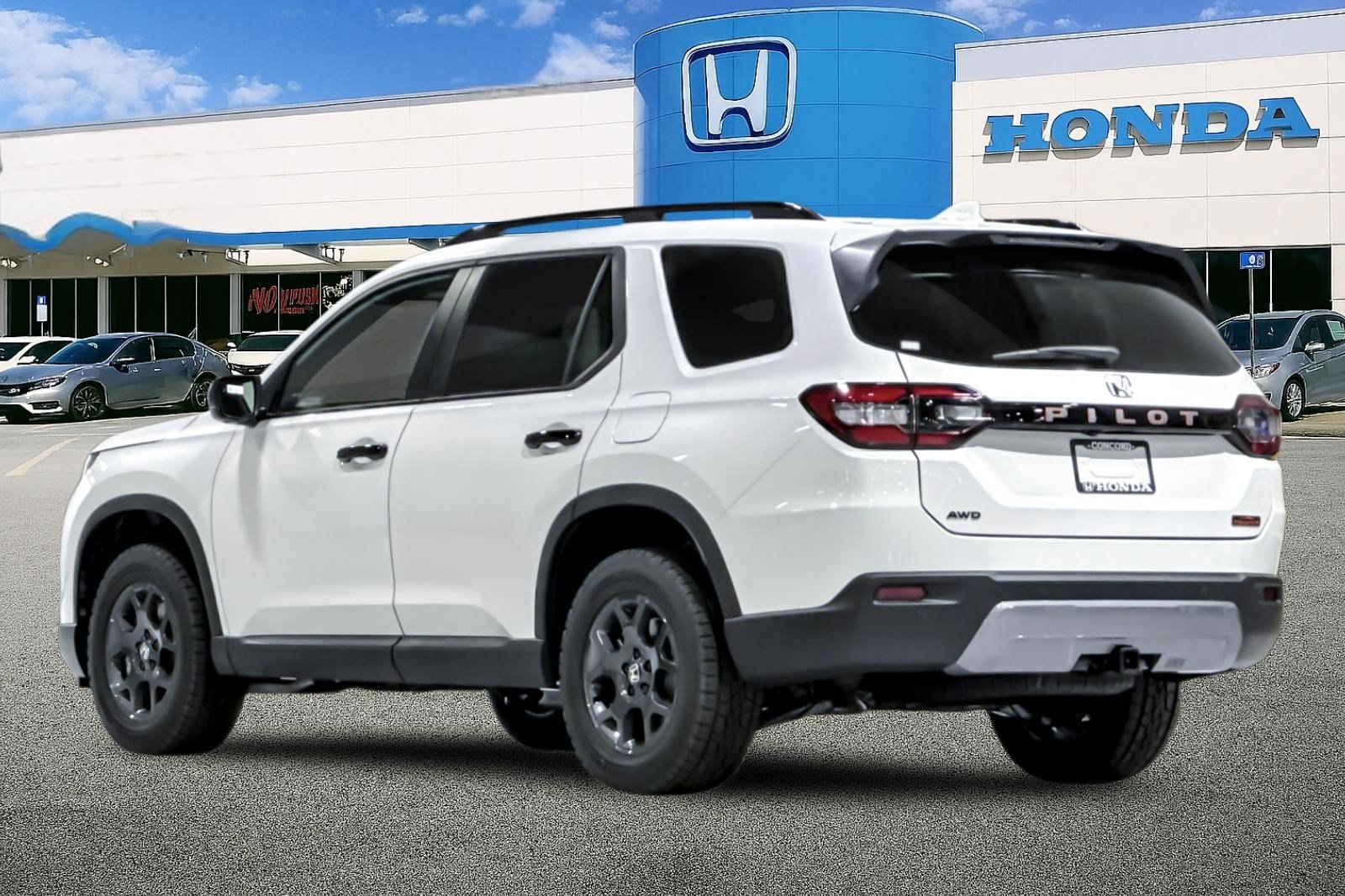 New 2026 Honda Pilot TrailSport image 3