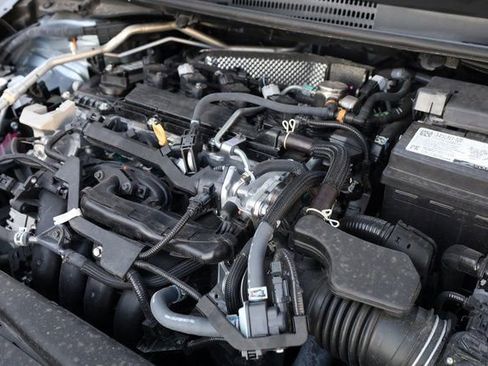 Used 2025 Toyota Corolla LE image 9