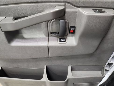 Used 2021 Chevrolet Express 3500 w/ Driver Convenience Package RWD image 43