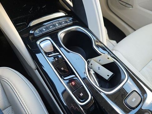 Used 2023 Buick Envision Avenir image 25