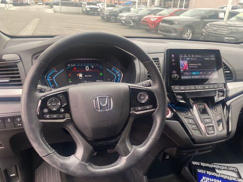 Used 2023 Honda Odyssey Touring image 10