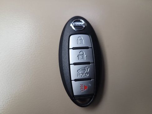 Used 2016 Nissan Rogue SV w/ SV Premium Package FWD image 32