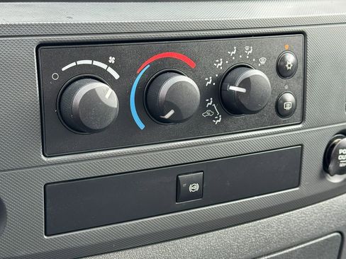 Used 2007 Dodge Ram 3500 Truck SLT image 38