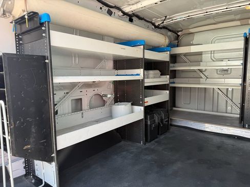 Used 2015 Ford Transit 250 130 Low Roof RWD image 9