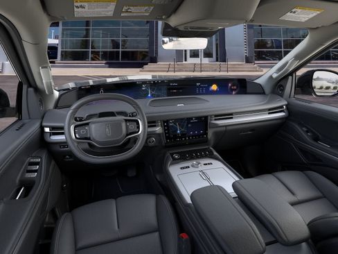 New 2026 Lincoln Navigator Premiere AWD/4WD image 9