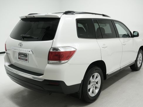 Used 2013 Toyota Highlander SE FWD image 4