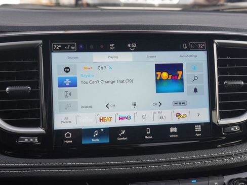 New 2026 Chrysler Pacifica Select image 15