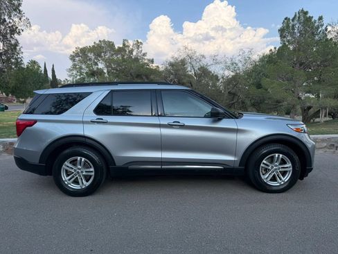 Used 2020 Ford Explorer XLT w/ Equipment Group 202A RWD image 6