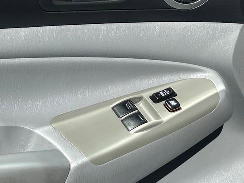 Used 2011 Toyota Tacoma 4x4 Access Cab V6 image 11
