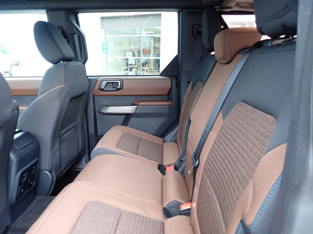 Used 2023 Ford Bronco Outer Banks AWD/4WD image 13