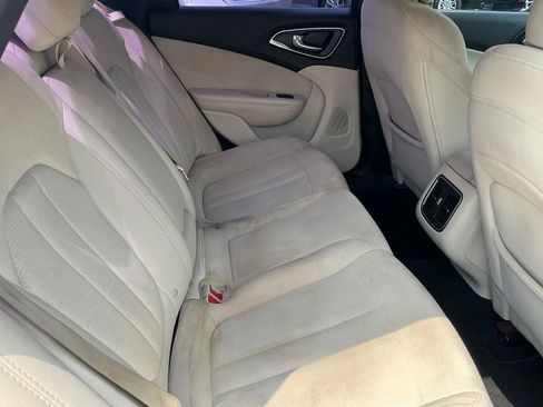 Used 2015 Chrysler 200 Limited w/ Convenience Group FWD image 12