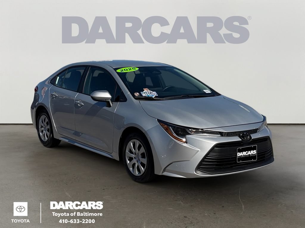 Used 2025 Toyota Corolla LE FWD image 1