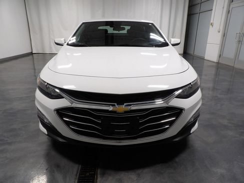 Used 2024 Chevrolet Malibu LT image 3
