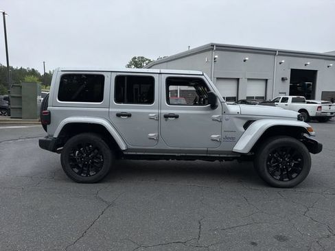 Used 2024 Jeep Wrangler Unlimited Sahara AWD/4WD image 5