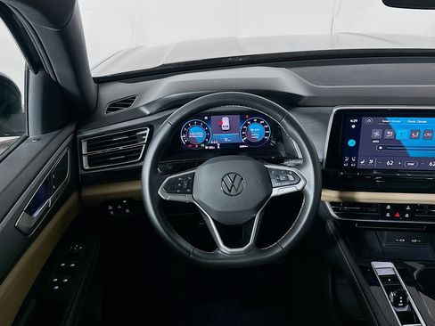 Used 2025 Volkswagen Atlas Cross Sport SE image 18