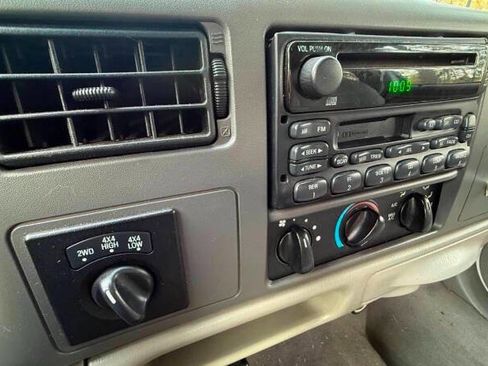 Used 2001 Ford F250 XLT AWD/4WD image 17