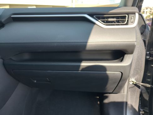 Used 2021 Toyota RAV4 LE w/ Carpet Mat Package (TMS) AWD/4WD image 29