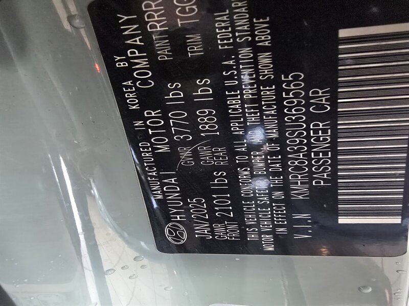 Used 2025 Hyundai Venue SEL FWD image 34