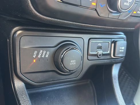 Used 2019 Jeep Renegade Sport AWD/4WD image 19