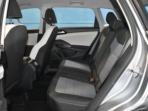 Used 2025 Volkswagen Taos S AWD/4WD image 19