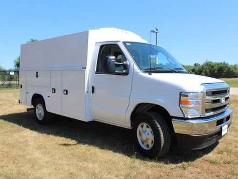 Used 2026 Ford E-350 and Econoline 350 Super Duty w/ Power Equipment Group RWD image 5