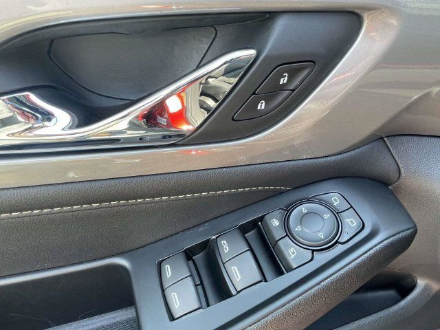 Certified 2023 Chevrolet Traverse LT w/ LT Premium Package FWD image 17