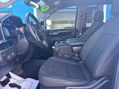 Used 2024 Chevrolet Silverado 2500 LT AWD/4WD image 11