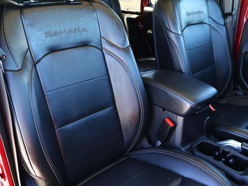 Used 2022 Jeep Wrangler Unlimited Sahara w/ Cold Weather Group image 18