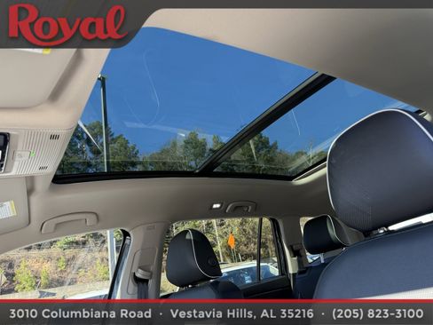 Certified 2025 Volkswagen Atlas SEL Premium R-Line image 19