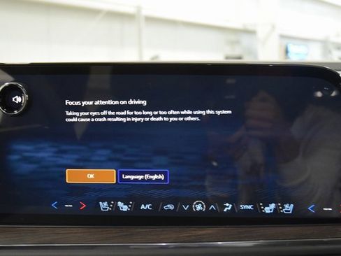 New 2025 Chevrolet Suburban Premier image 32