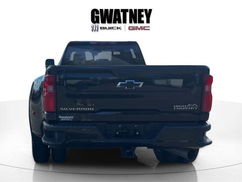 Used 2024 Chevrolet Silverado 3500 High Country w/ High Country Premium Package image 6
