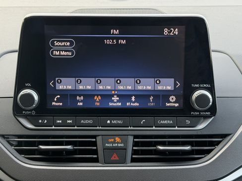 Used 2025 Nissan Altima 2.5 SR FWD image 25