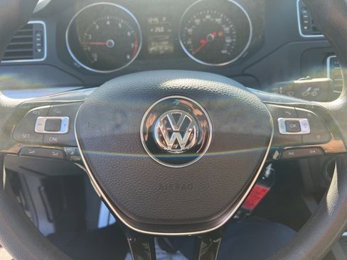 Used 2017 Volkswagen Jetta S image 10