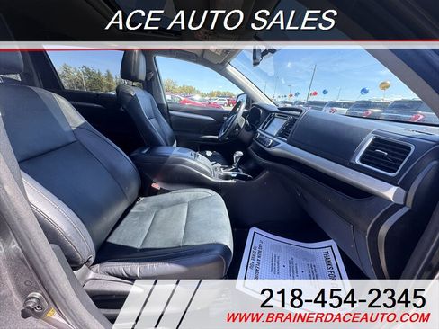 Used 2016 Toyota Highlander XLE AWD/4WD image 10
