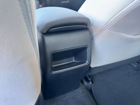 Used 2021 Toyota Corolla LE image 17