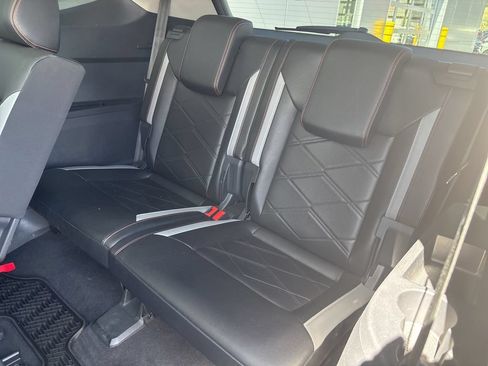 Used 2024 Volkswagen Atlas Peak Edition SEL AWD/4WD image 15
